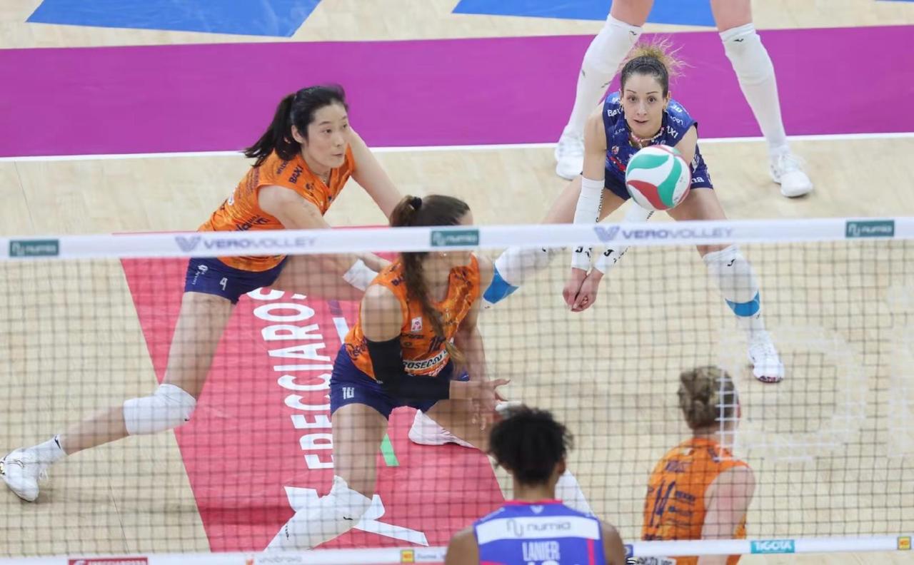 科内夺冠，朱婷未打满全场，只拿到3分！4/23凌晨，意甲女排联赛决赛第四回合，朱