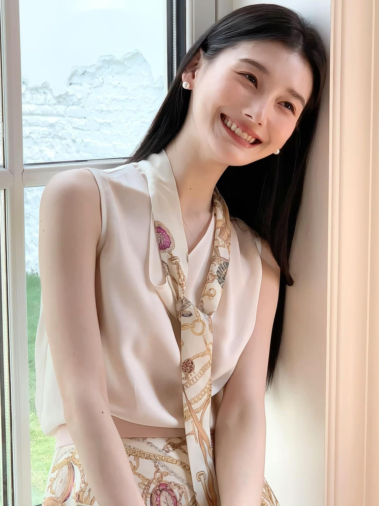 女人最高级的性感，绝不是脸蛋身材这些外在。很多漂亮女人，美则美矣，却很难让人记住