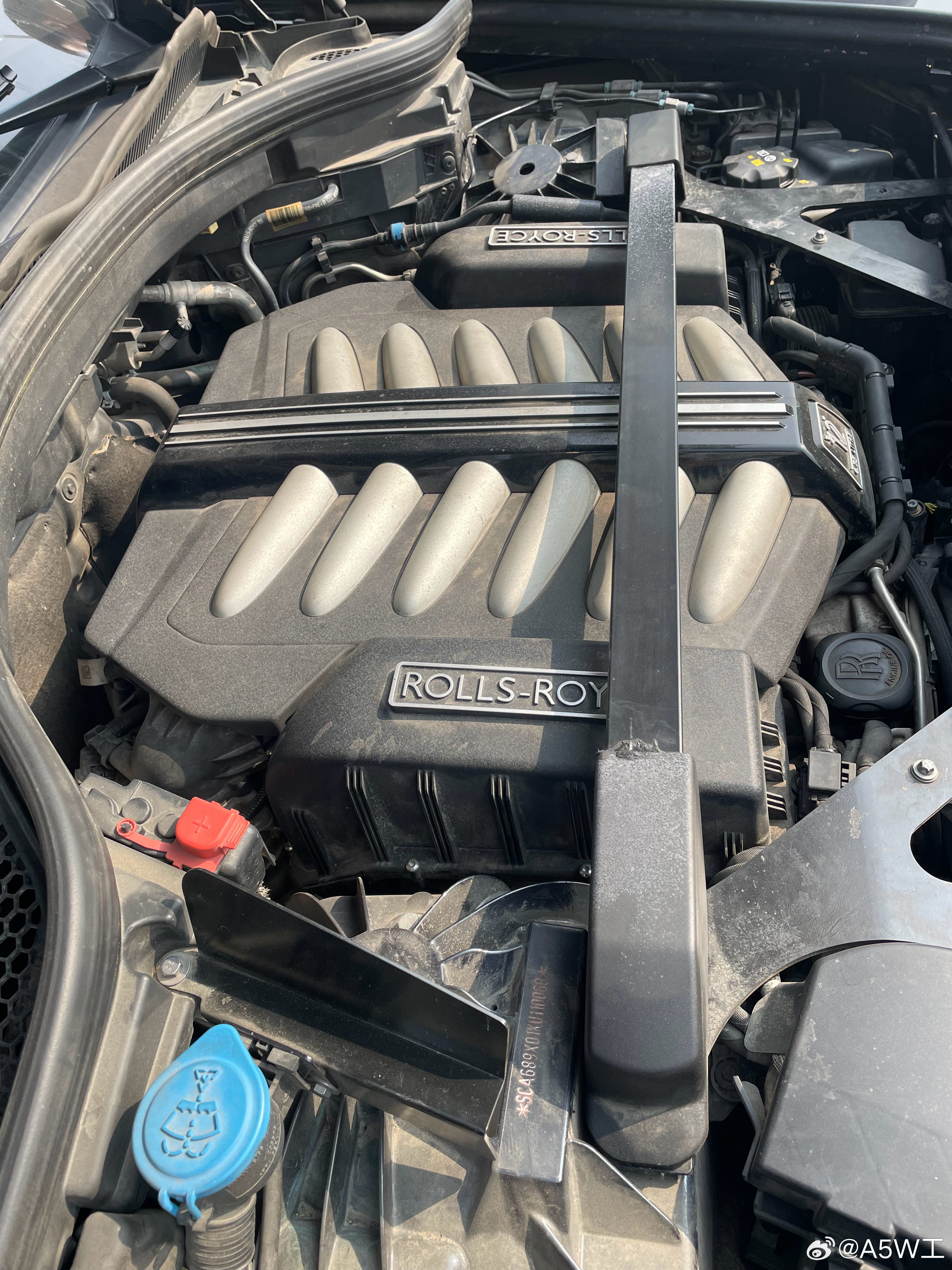 还是发动机看着比电机舒坦一些