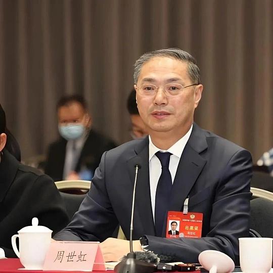 全国政协委员周世虹建议废除劳务派遣制，我特别认同，说说我的三点看法。第一劳务派