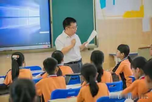 当教师尊严尽失，总靠跪着教书教育前景怎不让人忧虑？往昔教师是“传道授业解惑