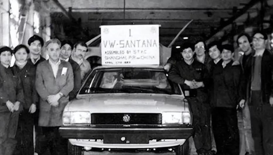 1983年，中国第一次引进桑塔纳汽车，原本定价为8万，但中方代表认为16万更合适