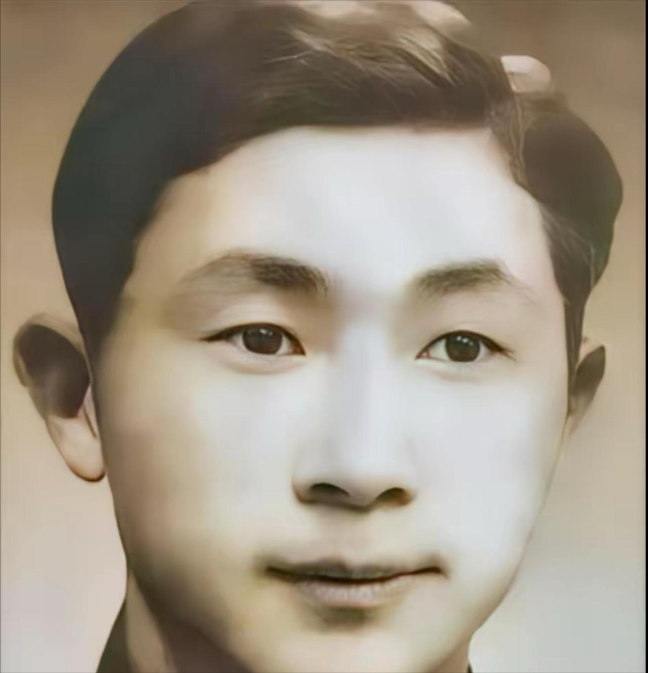 1947年，被捕入狱的地下党员邱世毅,三次利用上厕所的机会凑到叛徒姚茂良身边低声