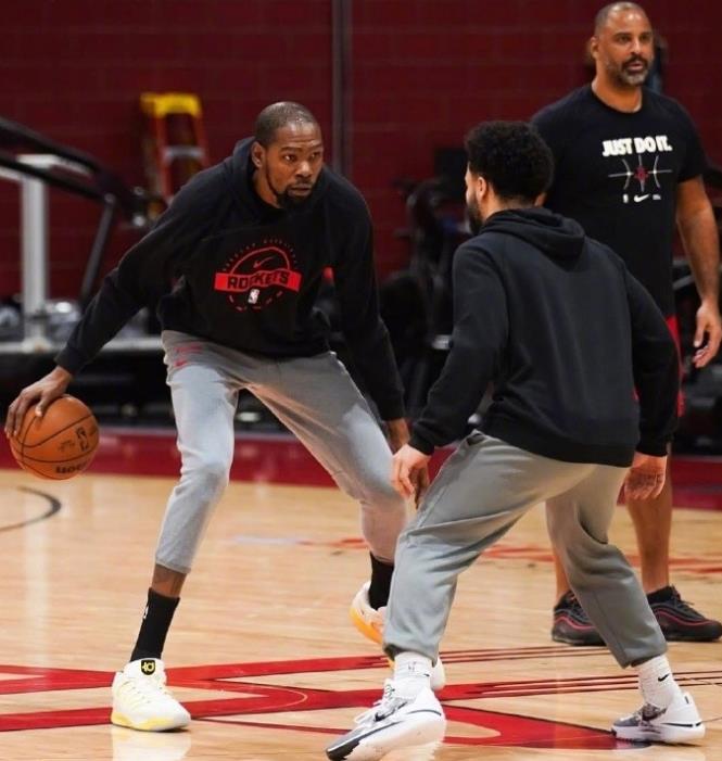 未来7场，火箭队的对手6个胜率都在50%以下！火箭队如果能够正常发挥，是有机会拿