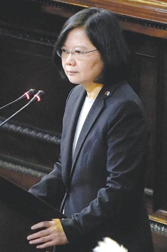 民进党的内斗，终于藏不住了！眼看2026选战逼近，蔡英文突然主动出任台东、新
