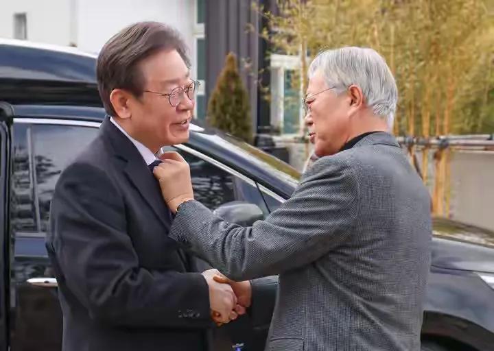 韩国历来有清算下台总统的传统，总统也被称为韩国最危险的职业。你还别说，历任总统，