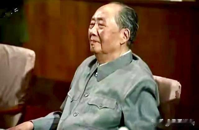 毛主席风趣的说：你们不走，我也不好走！1973年党第十次全国代表大会，是他生前