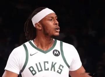 据美国记者JakeFischer报道，如果阿德托昆博离队，雄鹿可能会选择“彻底