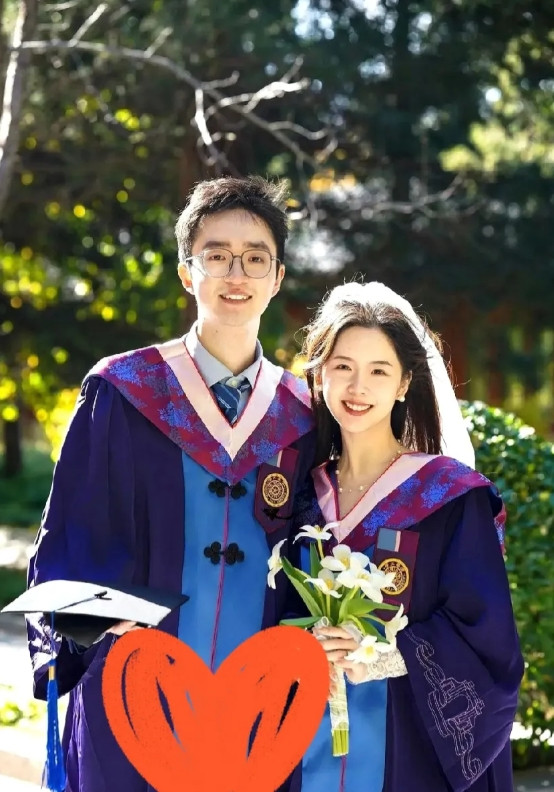 大三女生意外怀孕，和男友去医院检查发现是双胞胎。男生吓得连夜给老家打电话，没