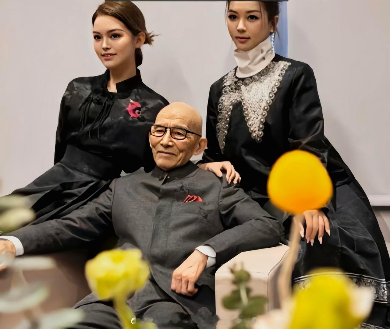 难怪游本昌的两个孙女都长的那么漂亮，原来老爷子年轻时候竟然和胡歌一样帅气，他这优良基因传承的也太好了