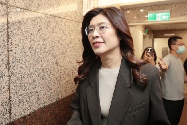 郑丽文确实比朱立伦、马英九们有胆！面对特朗普访华，她今天接受日本媒体专访时公开表