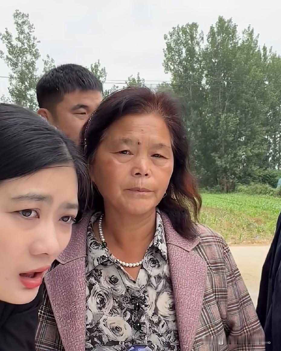 小故事！李佳的视频，常在河边走，哪有不湿鞋。原来前几天老壳子偷了，人