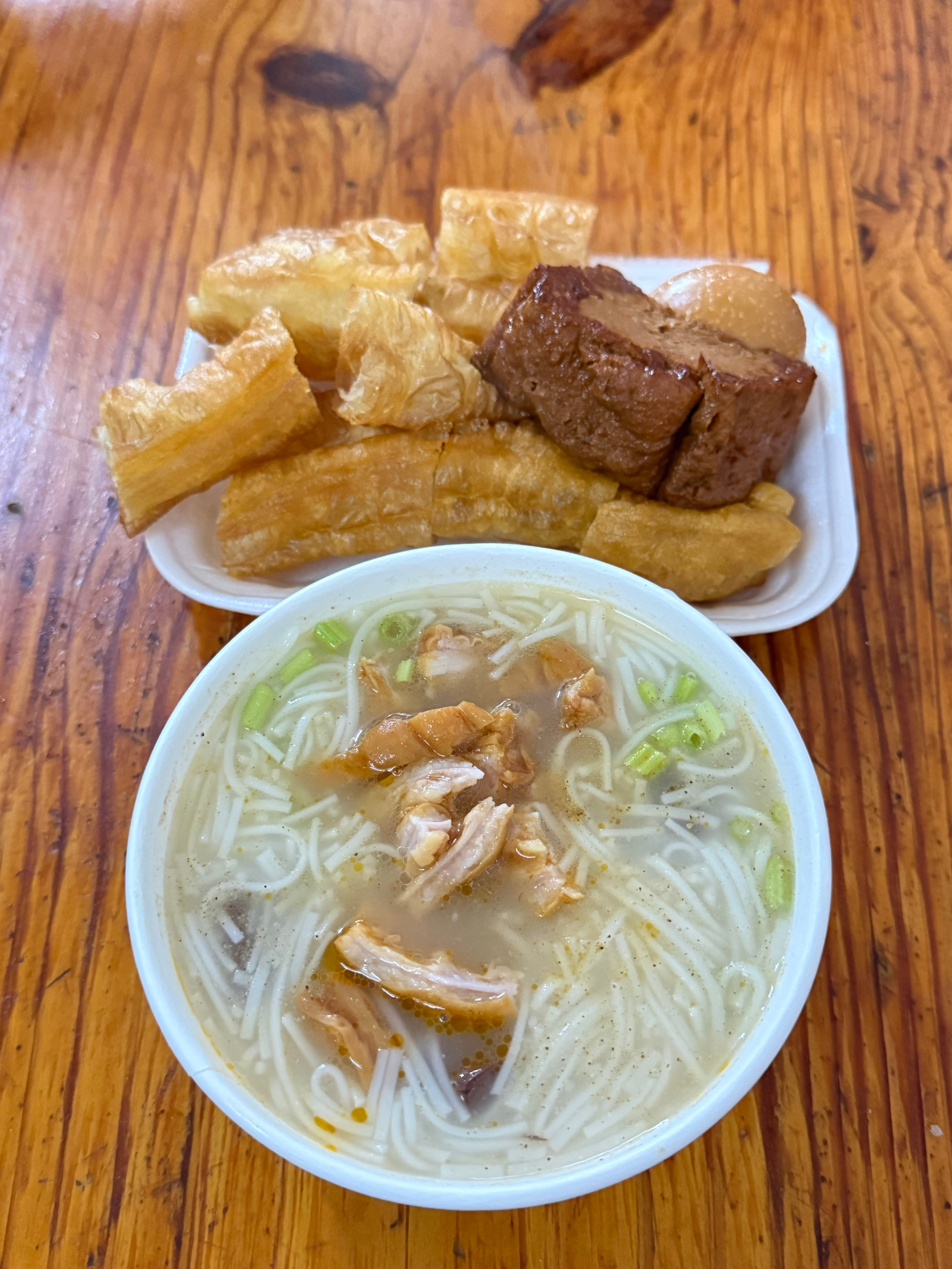 早啊！你们吃早餐了吗？难得早起吃个早餐，厦门面线糊标配油条😋