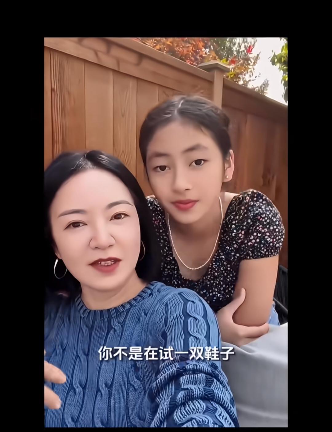 看到阿雅在这么舒服随意的陪孩子聊天，突然就想到了大s！以大的能力和财力，她不再