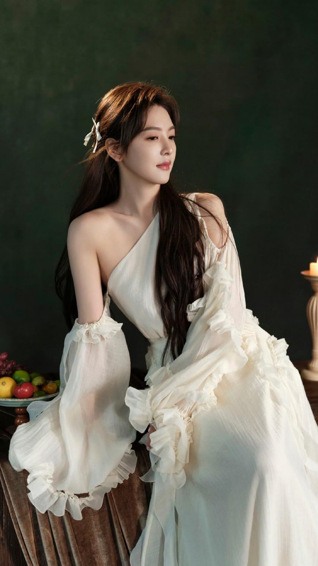 章若楠：这美得有穿透力啊！