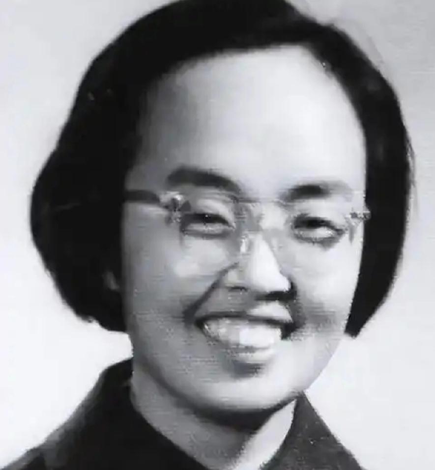 1960年，左权的女儿左太北报考哈军工，却因政审不通过没被录取，她当即去找了院长