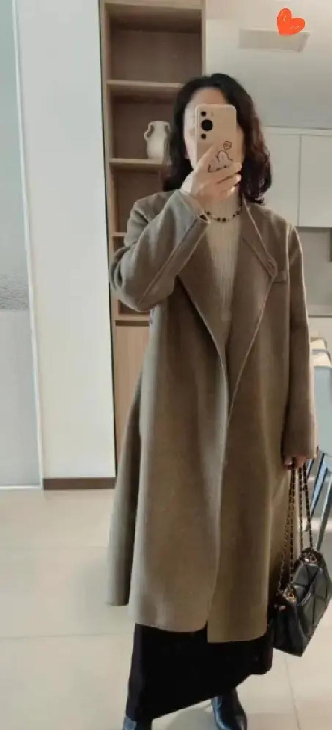 928元羊绒大衣被婆婆当面试穿、转身递给小姑子，丈夫全程沉默，事后一句“别小题大