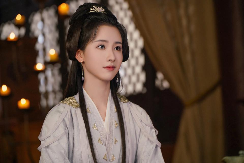 1084年，李清照生于山东济南，父亲李格非是当时知名的文章家，与苏轼等人有学术往