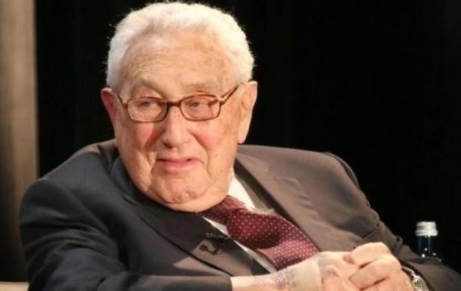 最近基辛格早年的预言又被翻了出来，老爷子当年就说，俄乌打下去，最先耗干的不是俄罗