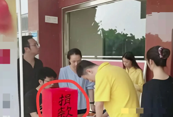 为什么大家对捐款渠道抵触那么大?一所学校，师生们为了患白血病的学生，好不容易