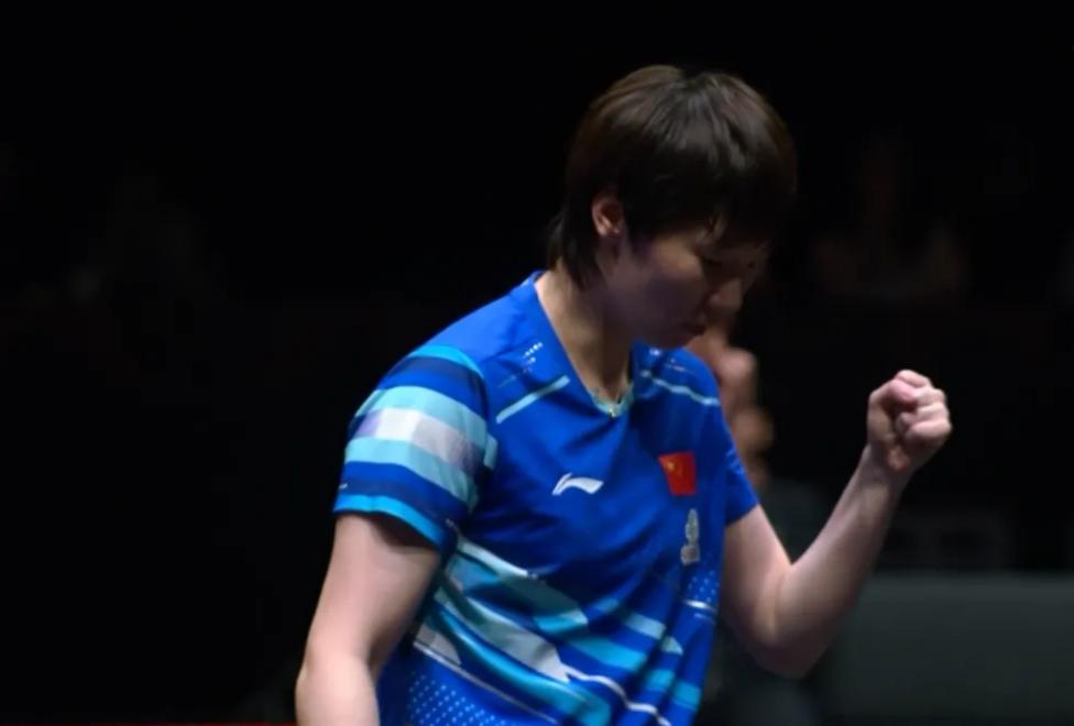 WTT香港总决赛太精彩啦！北京时间12月12日，赛会2号种子王曼昱在女单1/4决