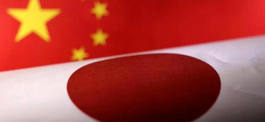 这一次日本彻底坐不住了！随着伊朗战争的持续发酵，金杉宪治公开对如今中日局势做出表