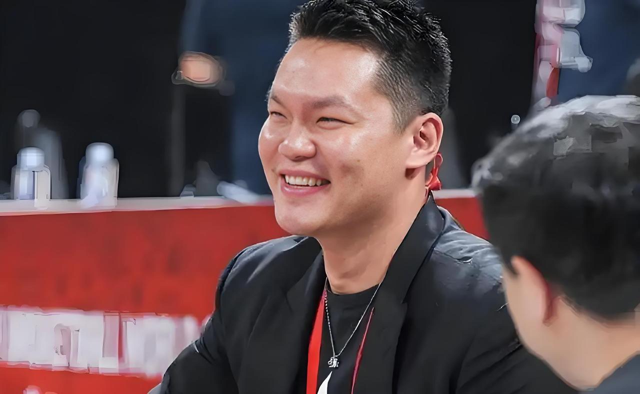 朱芳雨不为所动！广东男篮进入休赛期后，如何补强5号位成为球迷们关注的重点！有消