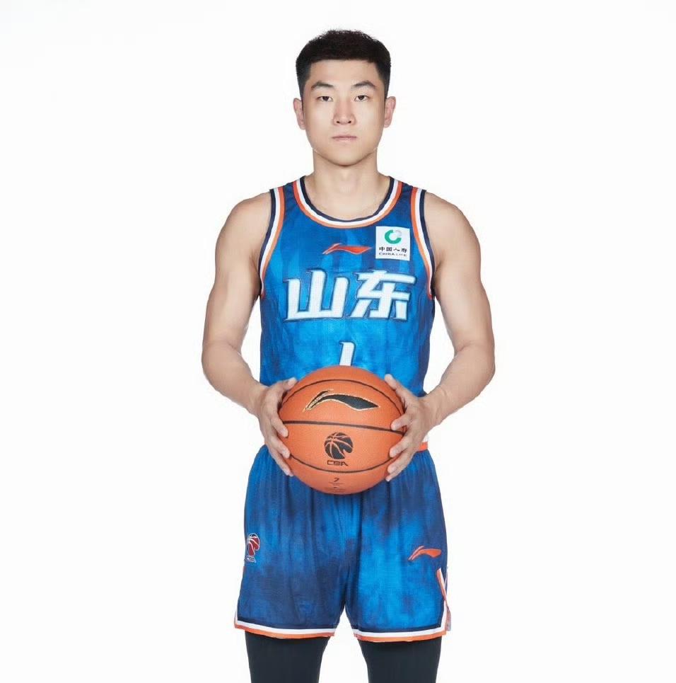 很无奈，山东89-76险胜同曦，但这2位球员的表现实在拉胯！1. 高诗岩，国家