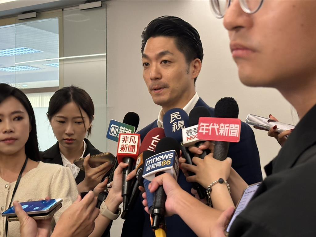台北市长蒋万安为筹备“725上凯道反毒油”游行，7月24日临时调整既定行程：原计