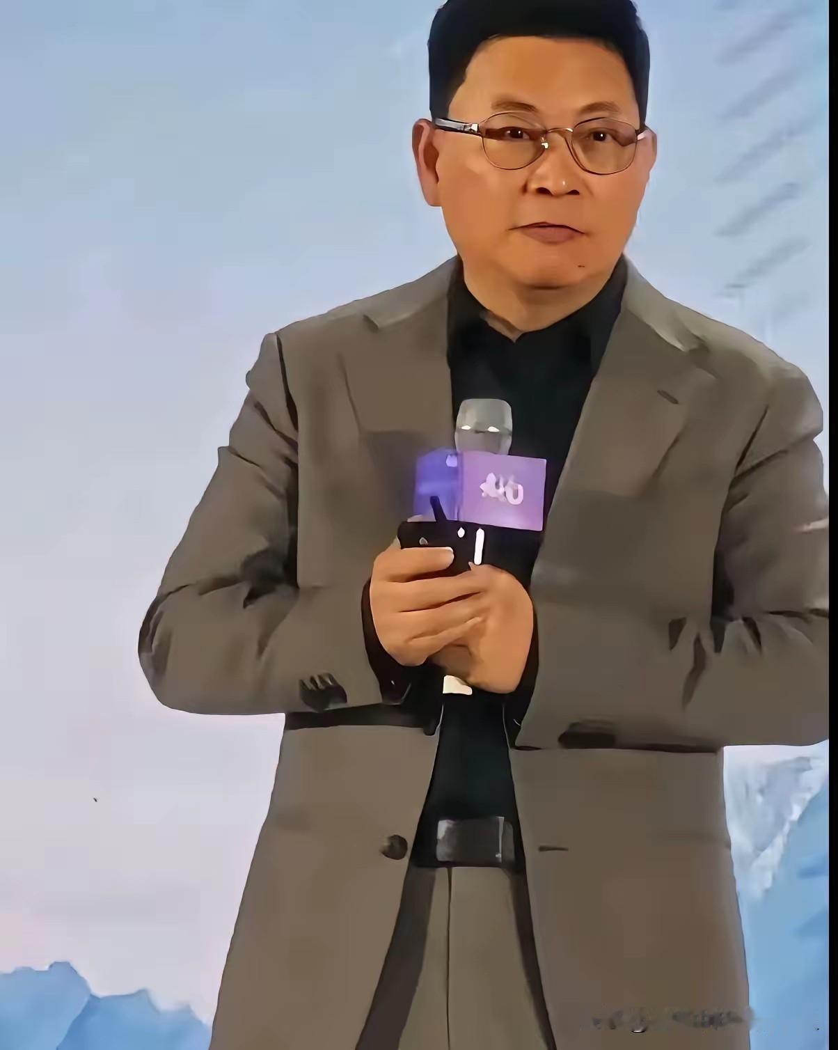 两父子，才是自己人！根本不是之前网友说的，问界为了出海，华为被制裁，所以才分手