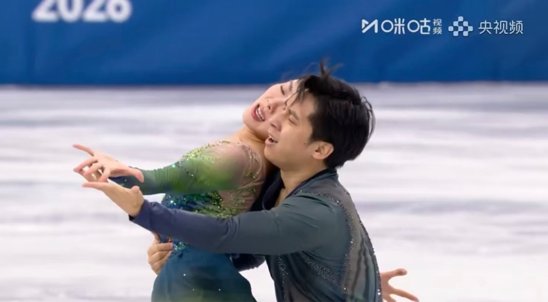 中国国家队祝贺隋文静韩聪从平昌悲壮的图兰朵北京加冕的金桥到米兰谢幕的只此青绿三届