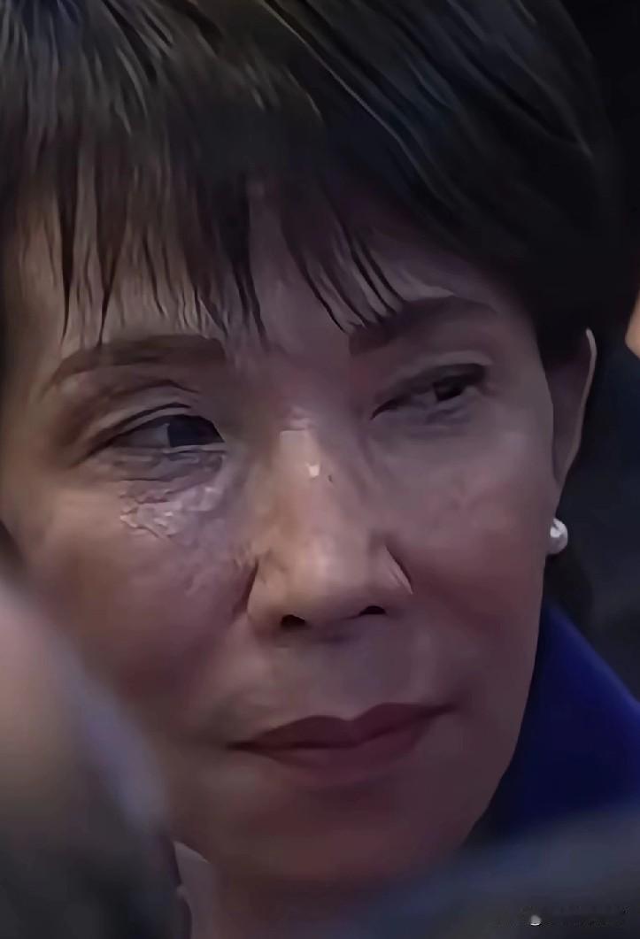 男看五官，女看六相，这个女人看第一眼就觉得阴森森的可怕，看看她劣迹斑斑，把日本侵