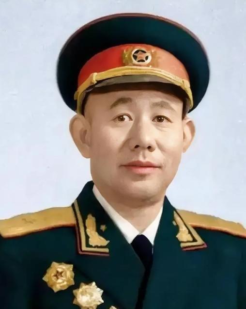 1951年，志愿军开会，彭德怀大喊了一声：“黄朝天，你给我站起来！”违反命令的黄