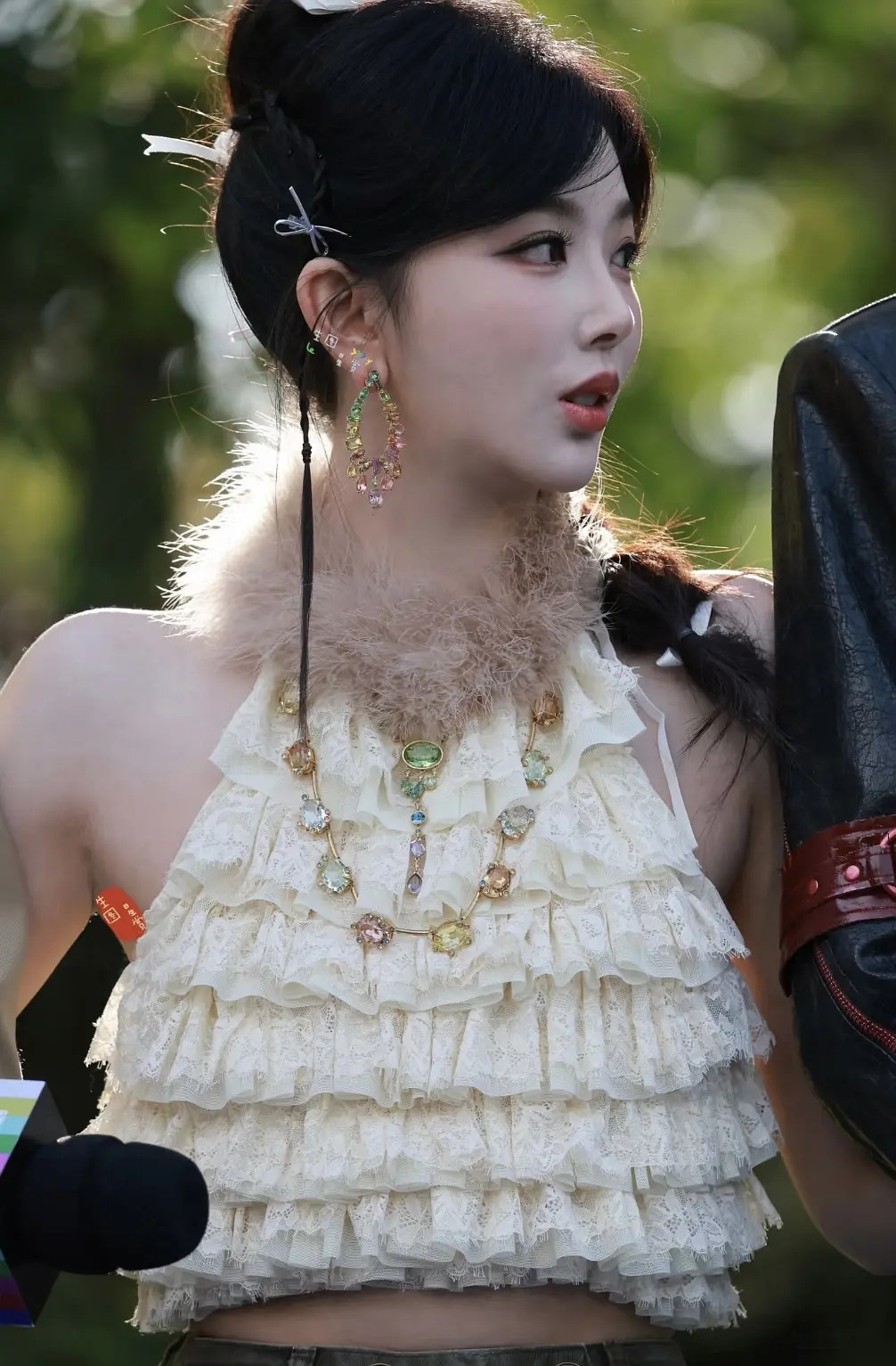 孔雪儿这鼻子咋肿成这样了？​​​