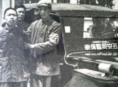 1949年，榆林分局一位军代表，用花言巧语勾搭上国民党官员的姨太太，两人暗通款曲