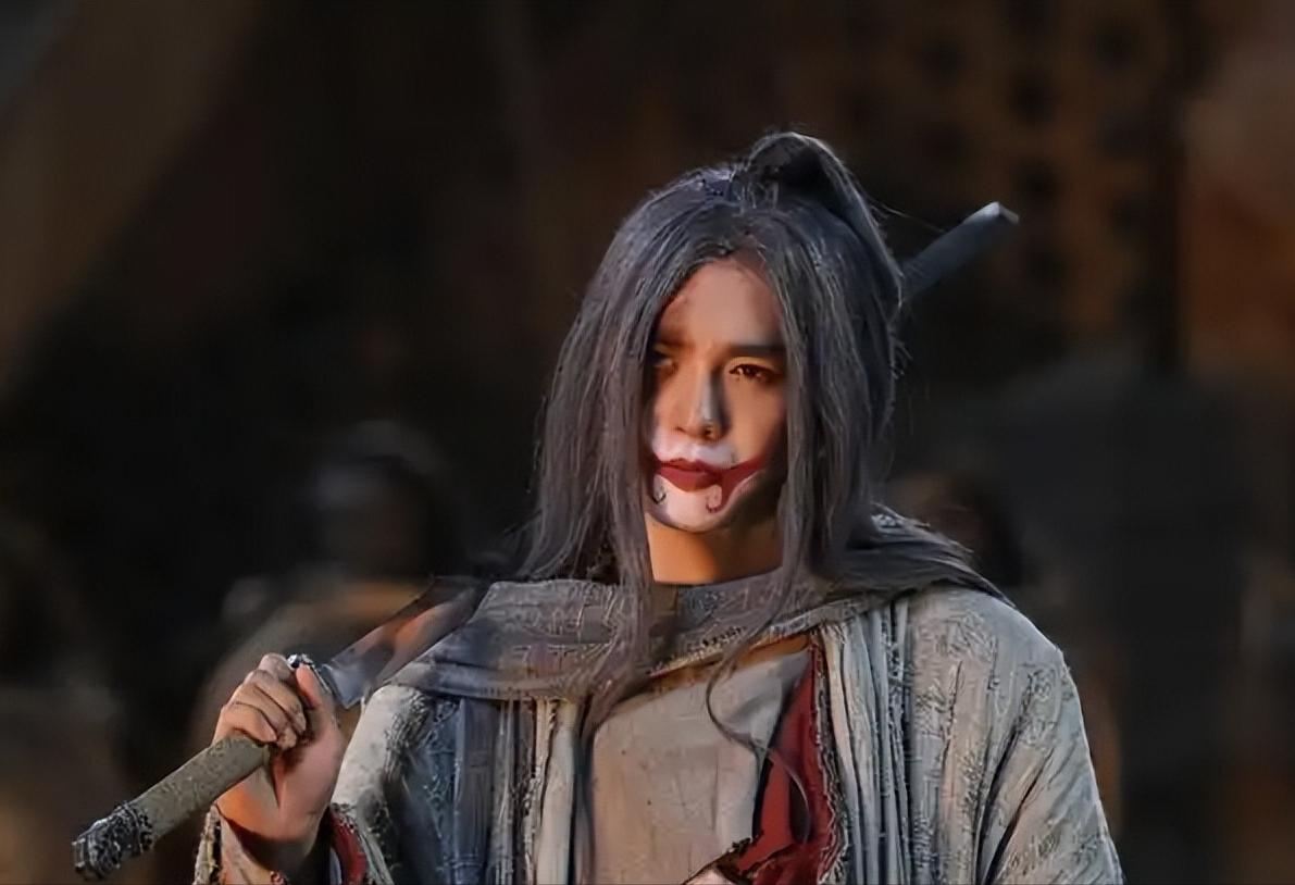 这个长着金城武帅气面孔的男人，被谢霆锋视作兄弟，在这个春节档又“杀疯”了。在《