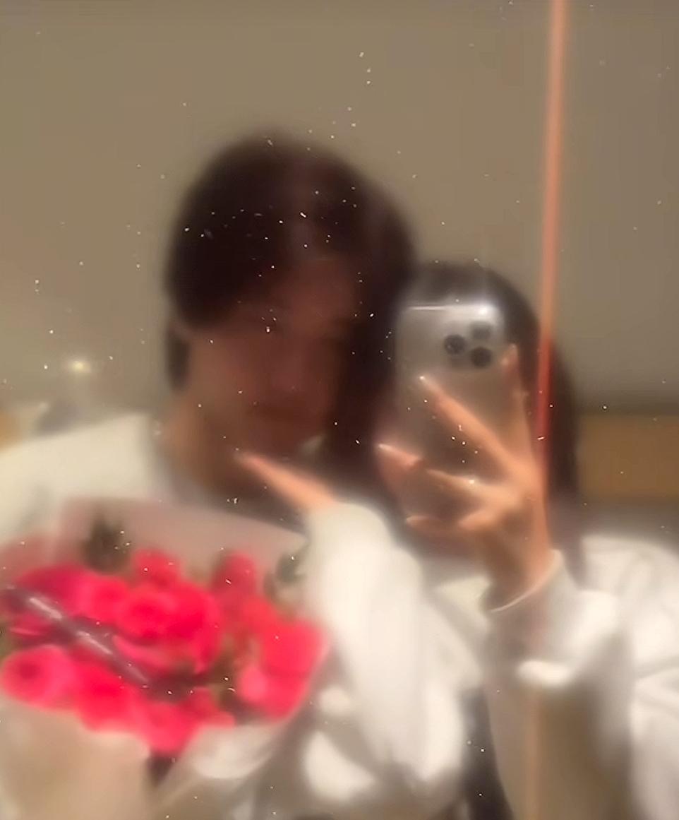 孙卓官宣女友，女友也大大方出镜，女友很漂亮，一看就是乖乖女，性格很好的那种女生。