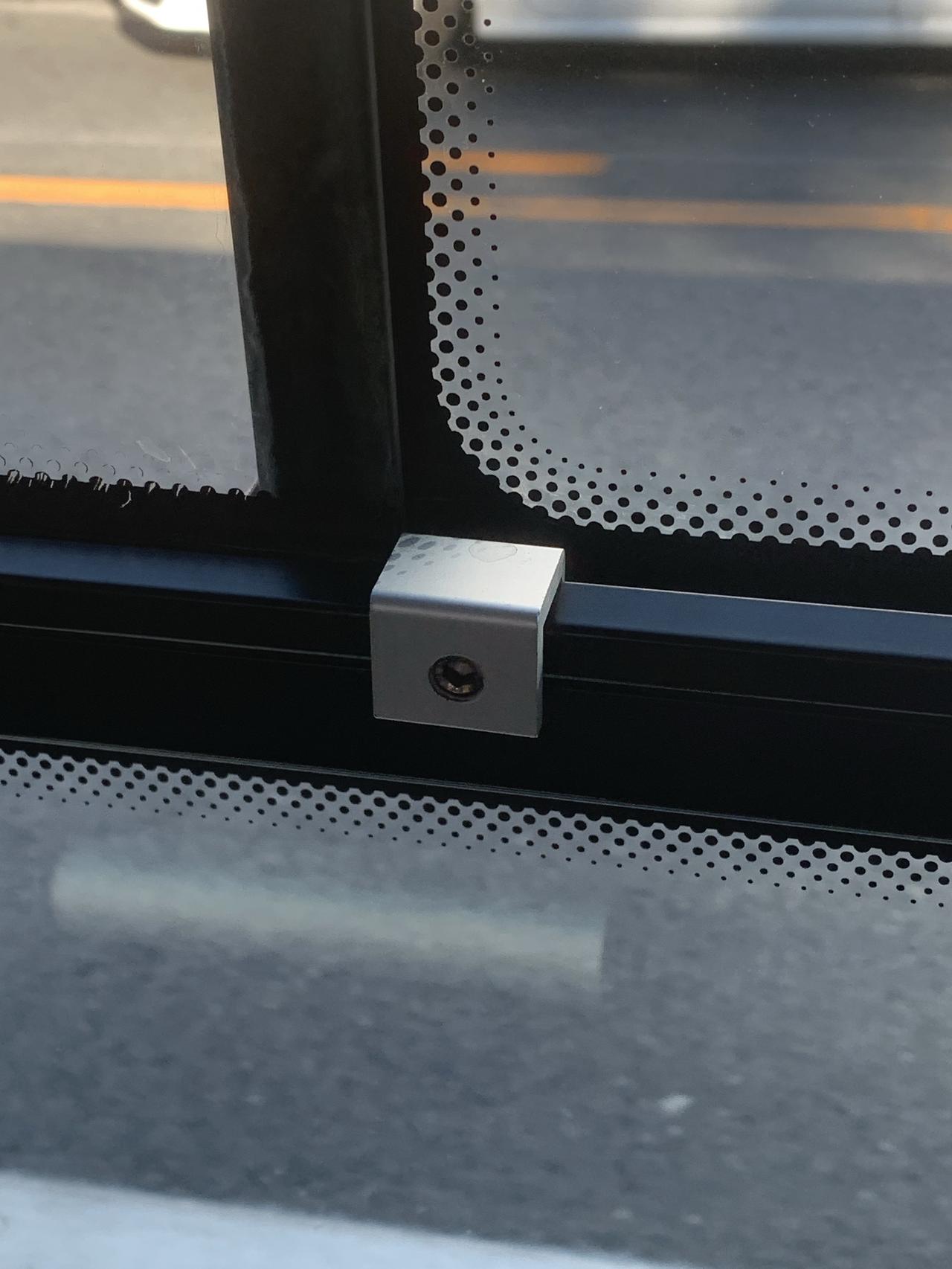 这个东西，估计只有在北京坐过公交车的人，才能认出来是什么。但我估计，很多北京人也