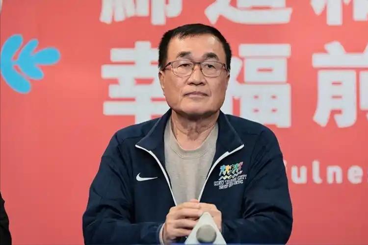 新竹县蓝白合破局，李四川表态了，江启臣表态了，黄敏惠也表态了。李四川说蓝白合在