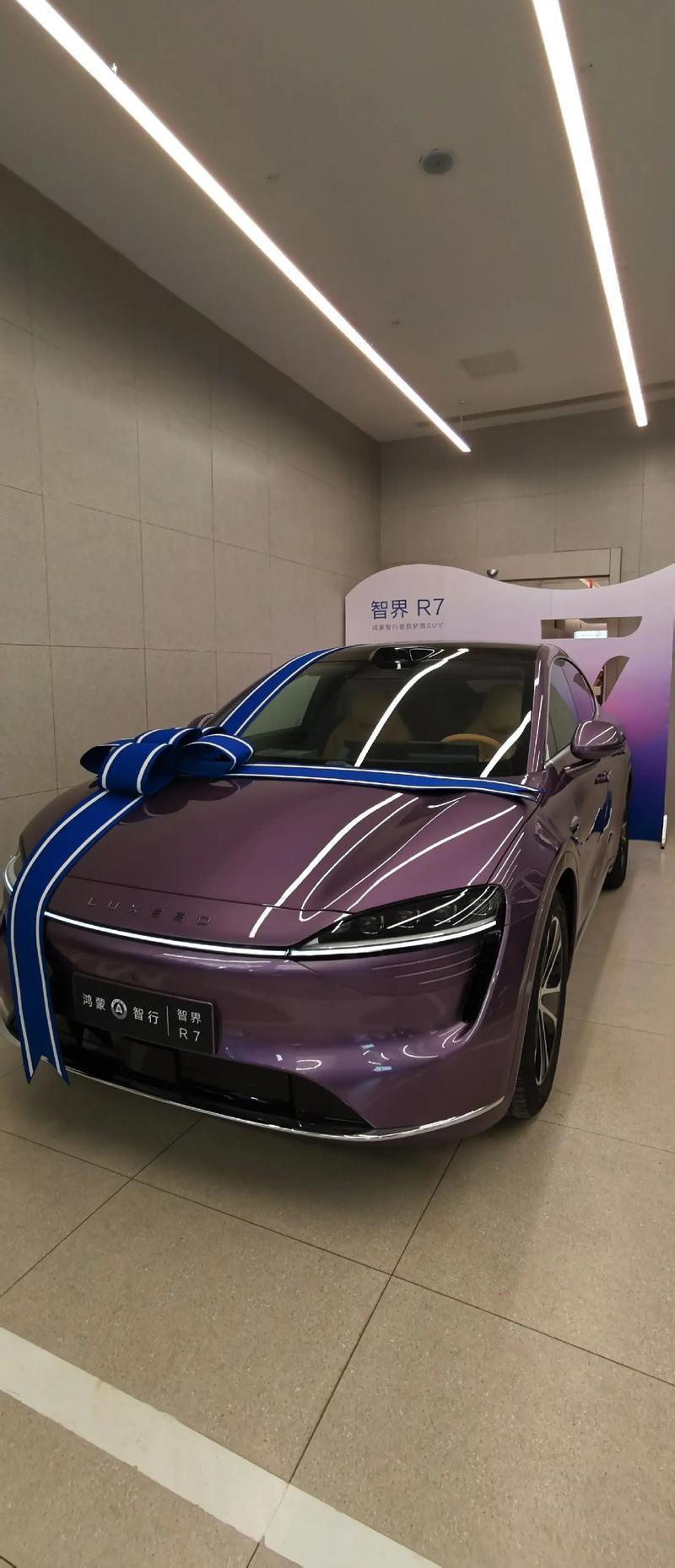 起势了！8月，智界卖了3404辆9月，智界卖了6189辆10月，智界卖了1