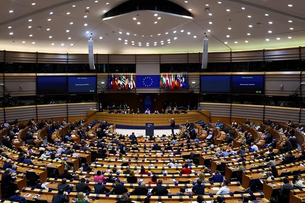 笑不活了！欧盟砸23亿美元反华，最后发现全在给中企打工欧洲议会高票通过