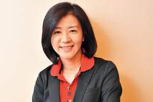 蓝委王育敏确认辞职，郑丽文棋高一着，江启臣或成最后赢家！近段时间以来，县市角逐