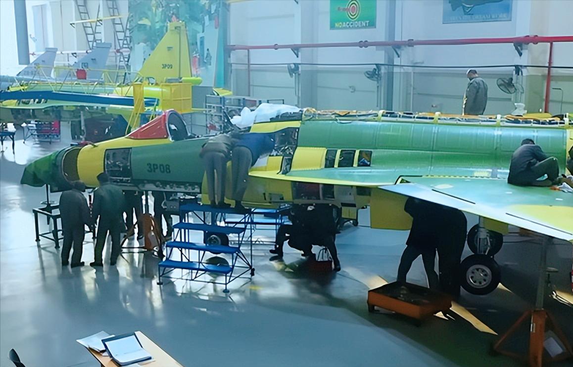 谁能想到，巴基斯坦的“枭龙”要卖爆了，巴基斯坦总理亲自确认，不少国家正排着队谈采