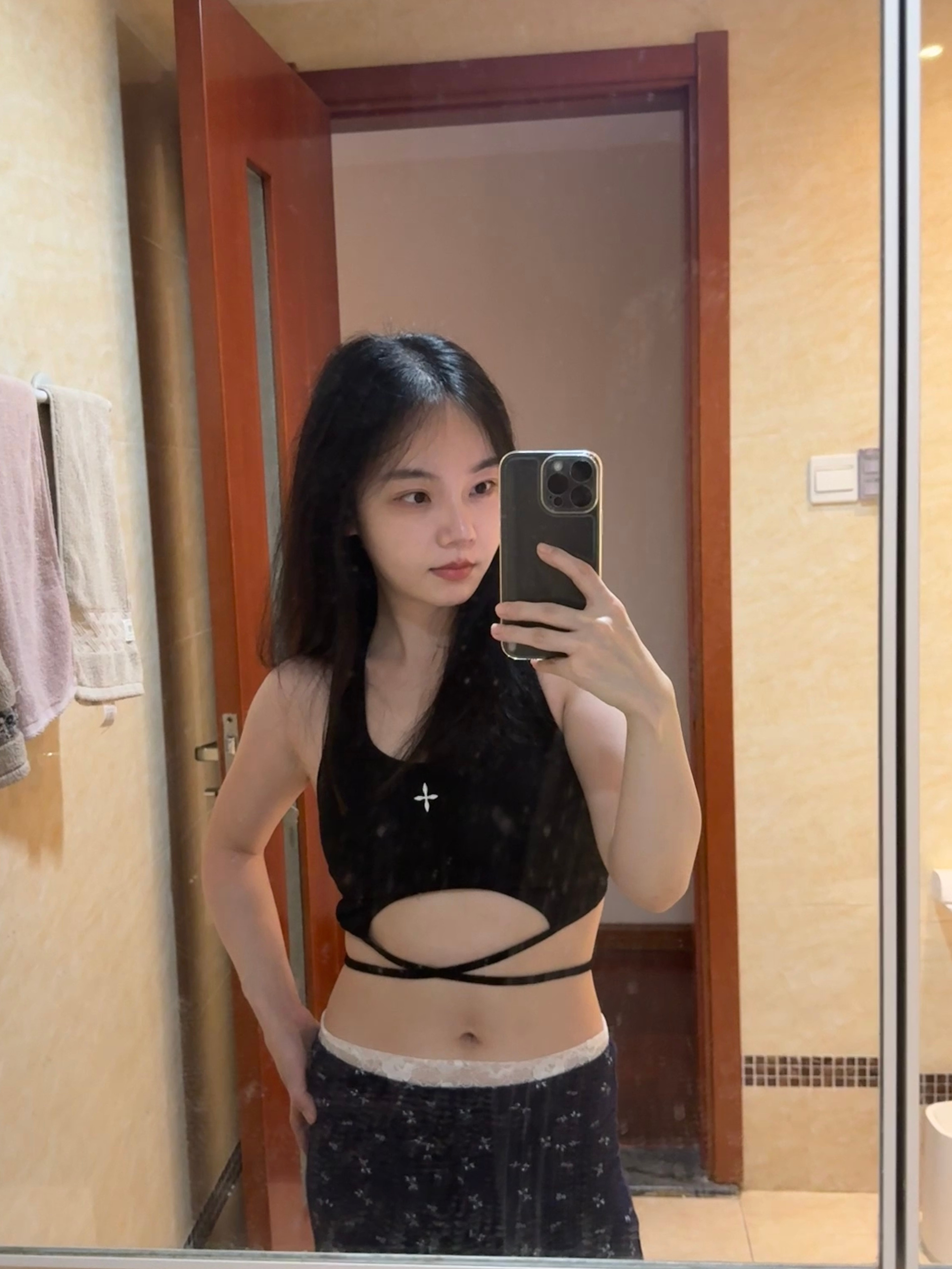 头发干枯毛躁像稻草[睡觉]​​​
