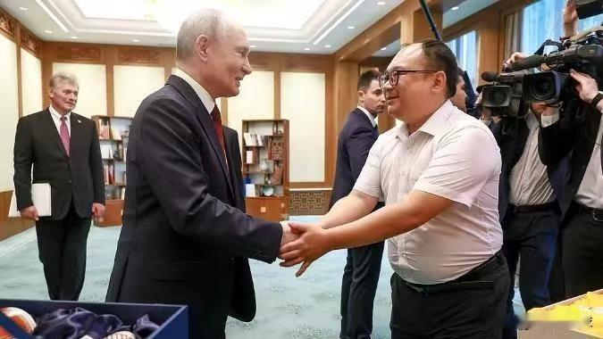 请假理由：要去见俄罗斯总统！老板震惊了！网友：今年没人能比！36岁的工程师彭