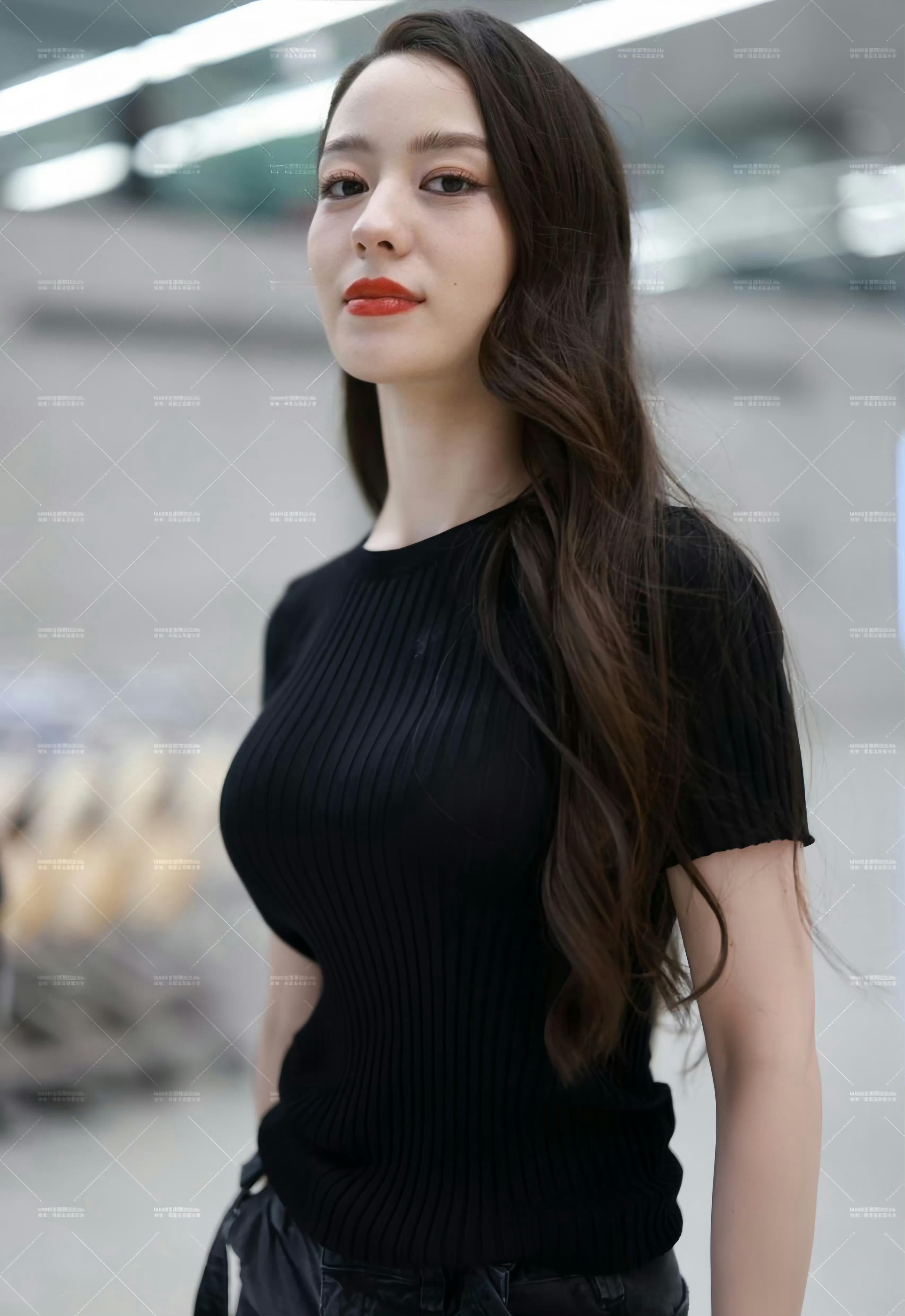 吉娜嫂子生图这是真的大，慕了朗朗！