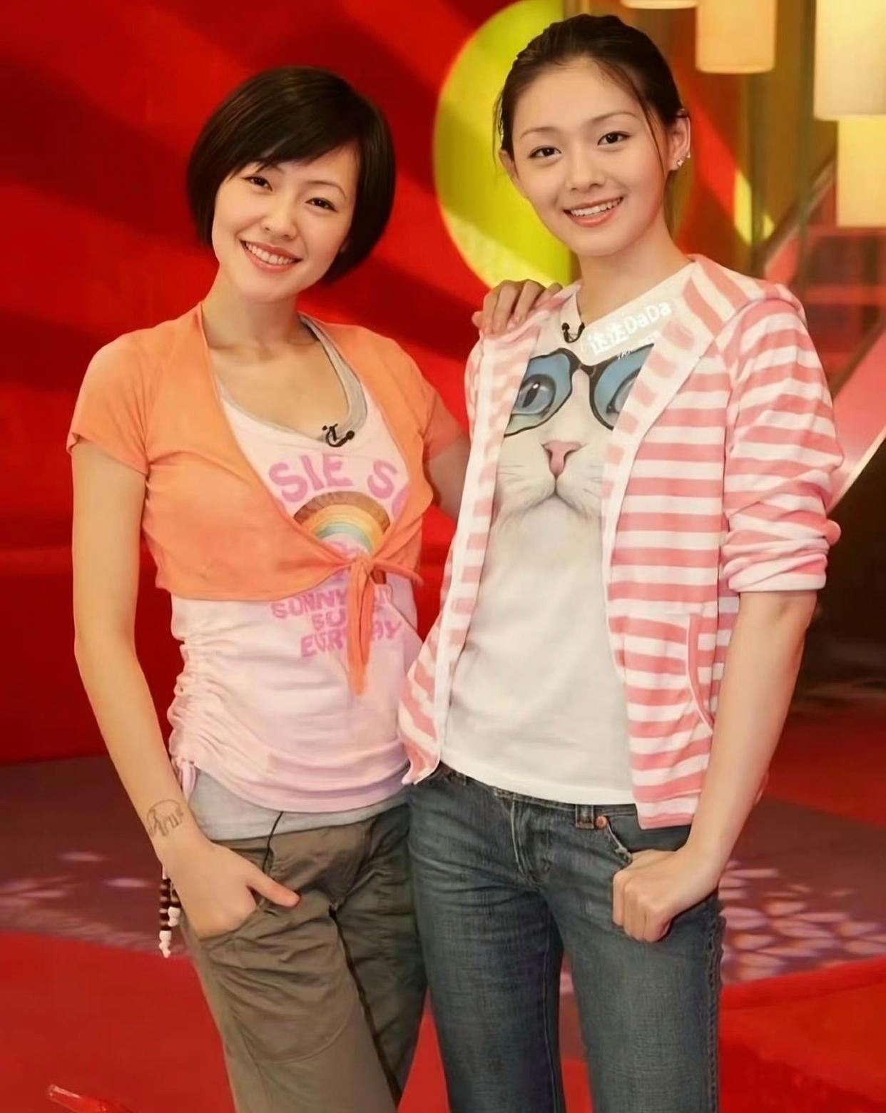 小S边录制节目边哭？能想到她的心情，这是大S离世后小S首次接跨年工作，她录制的时