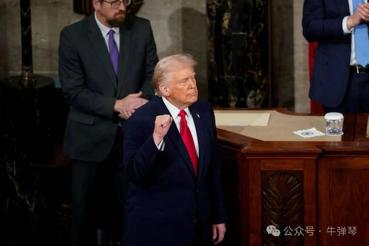 108分钟演讲，一句不提中国威胁和关税，特朗普为了到中国谈事真拼了！新华社消