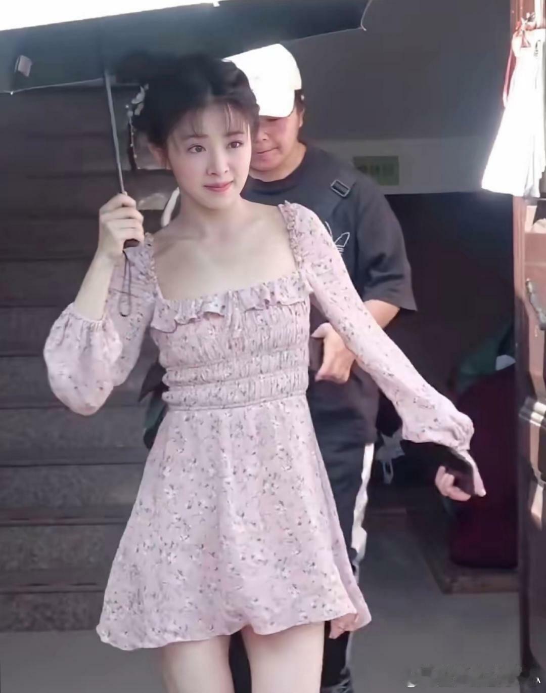 张含韵快40岁了，还满满的少女感。