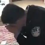 10分钟生死时速！乌鲁木齐民警拦截诈骗后蹲地大哭，网友：这眼泪太好哭了乌鲁